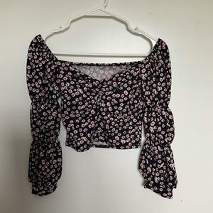 Floral Longe-Sleeve Crop Top - New